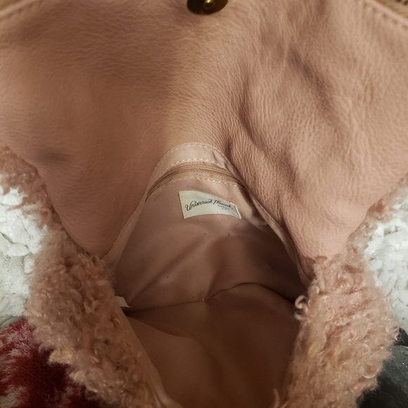 Pink sheep fur purse - Picture 3 of 6